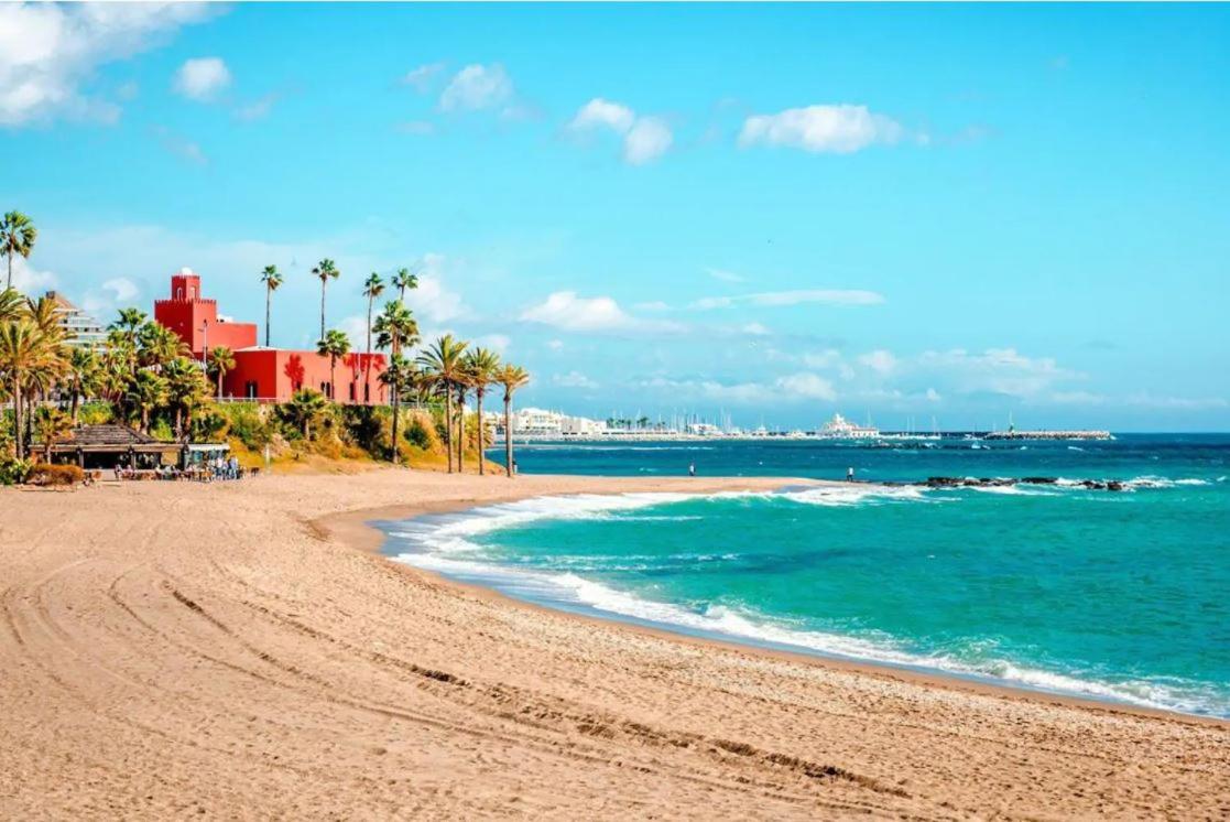 Piso En Alquiler En Benalmadena Costa Lägenhet Exteriör bild